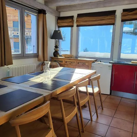 Chalet La Tania - 14 Personnes - 7 7 Salles De Bains - 40 M Des Pistes