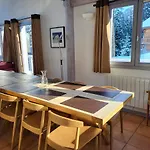 Chalet La Tania - 14 Personnes - 7 7 Salles De Bains - 40 M Des Pistes
