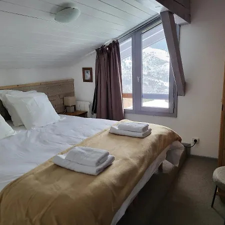 La Tania - 14 Personnes - 7 7 Salles De Bains - 40 M Des Pistes Chalet Courchevel