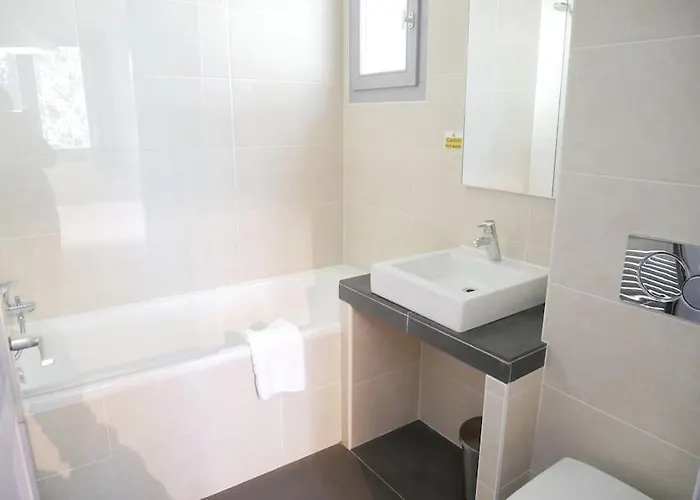 شاليه La Tania - 14 Personnes - 7 7 Salles De Bains - 40 M Des Pistes *