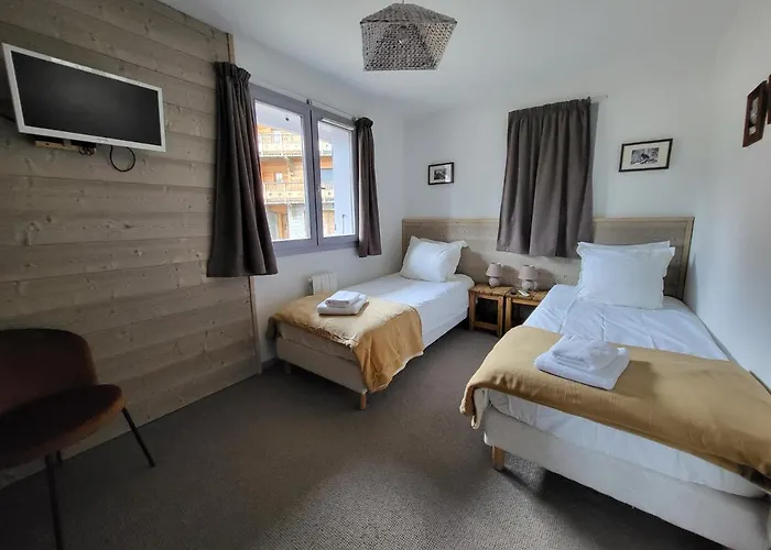 La Tania - 14 Personnes - 7 7 Salles De Bains - 40 M Des Pistes شاليه