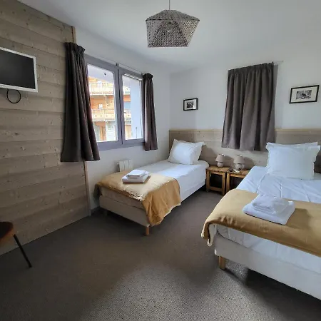 La Tania - 14 Personnes - 7 7 Salles De Bains - 40 M Des Pistes Alpstuga