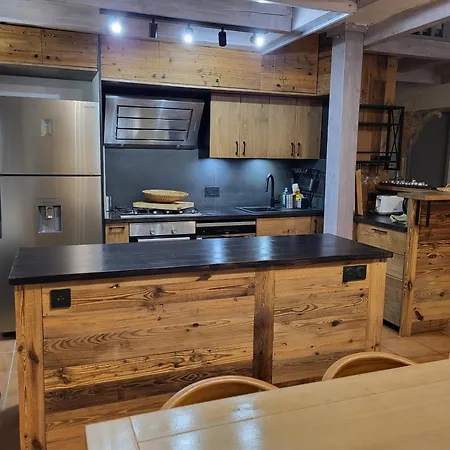 La Tania - 14 Personnes - 7 7 Salles De Bains - 40 M Des Pistes Alpstuga Courchevel